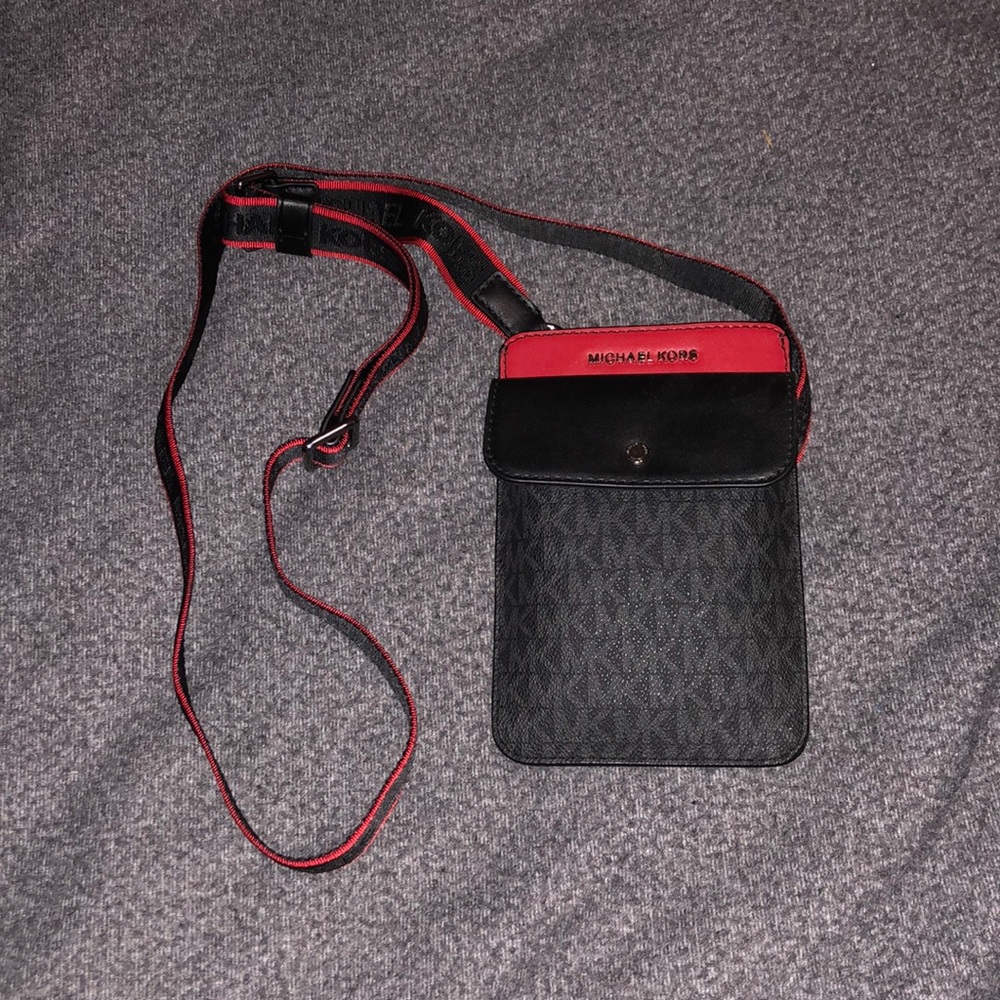 Michael Kors Cellphone Cross body